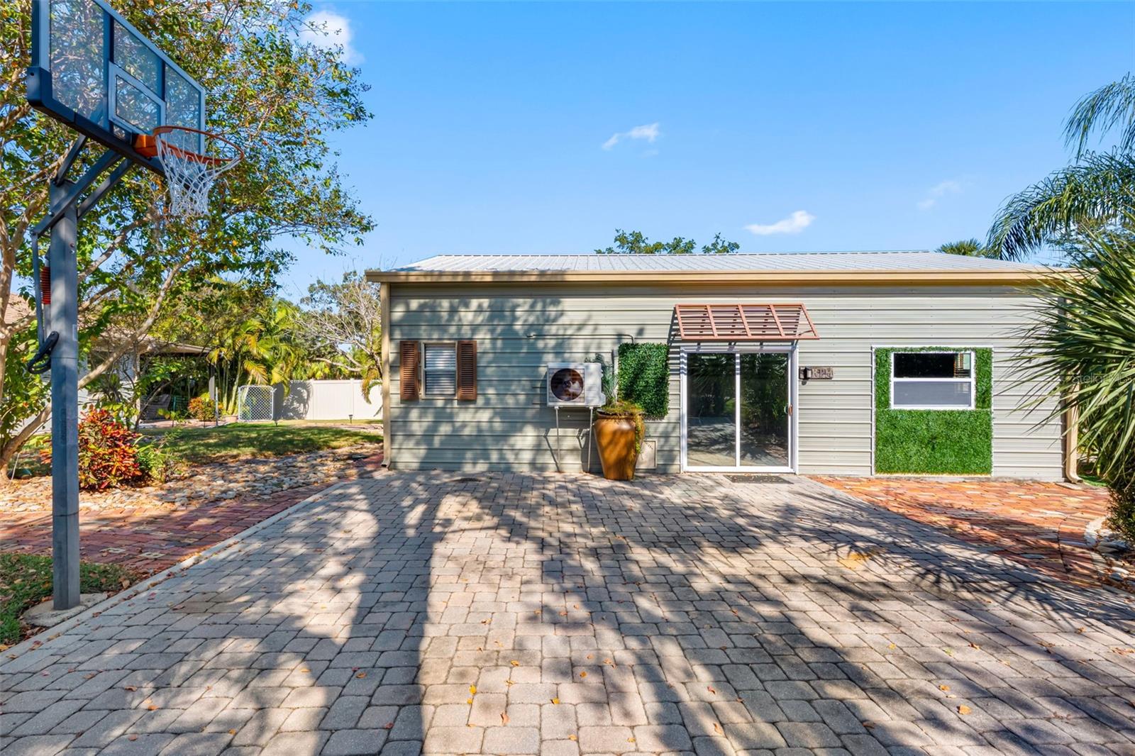 Image 59 of 87 For 4852 Troydale Road