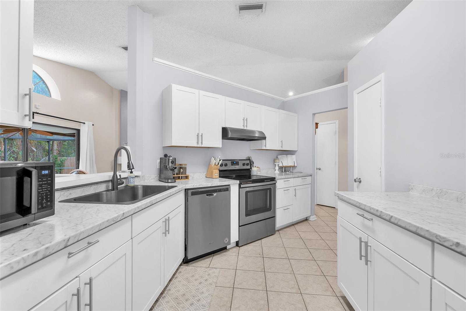 Image 8 of 27 For 10838 Peppersong Drive