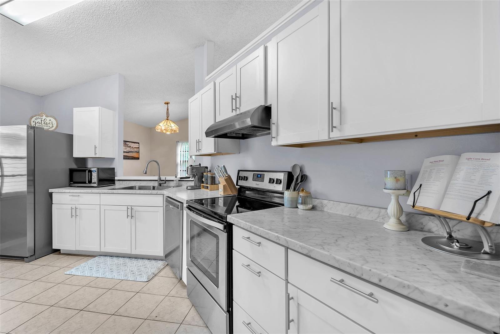 Image 9 of 27 For 10838 Peppersong Drive