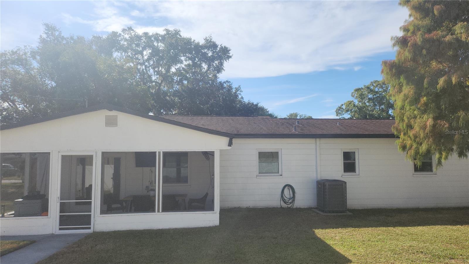 Image 8 of 9 For 319 Faye Circle N