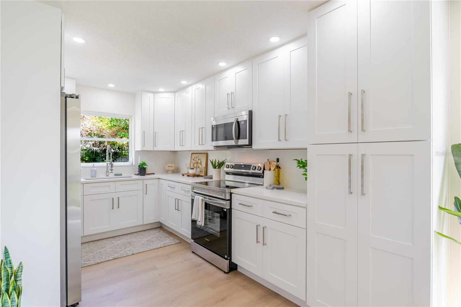 Image 10 of 46 For 2500 Miranda Way S