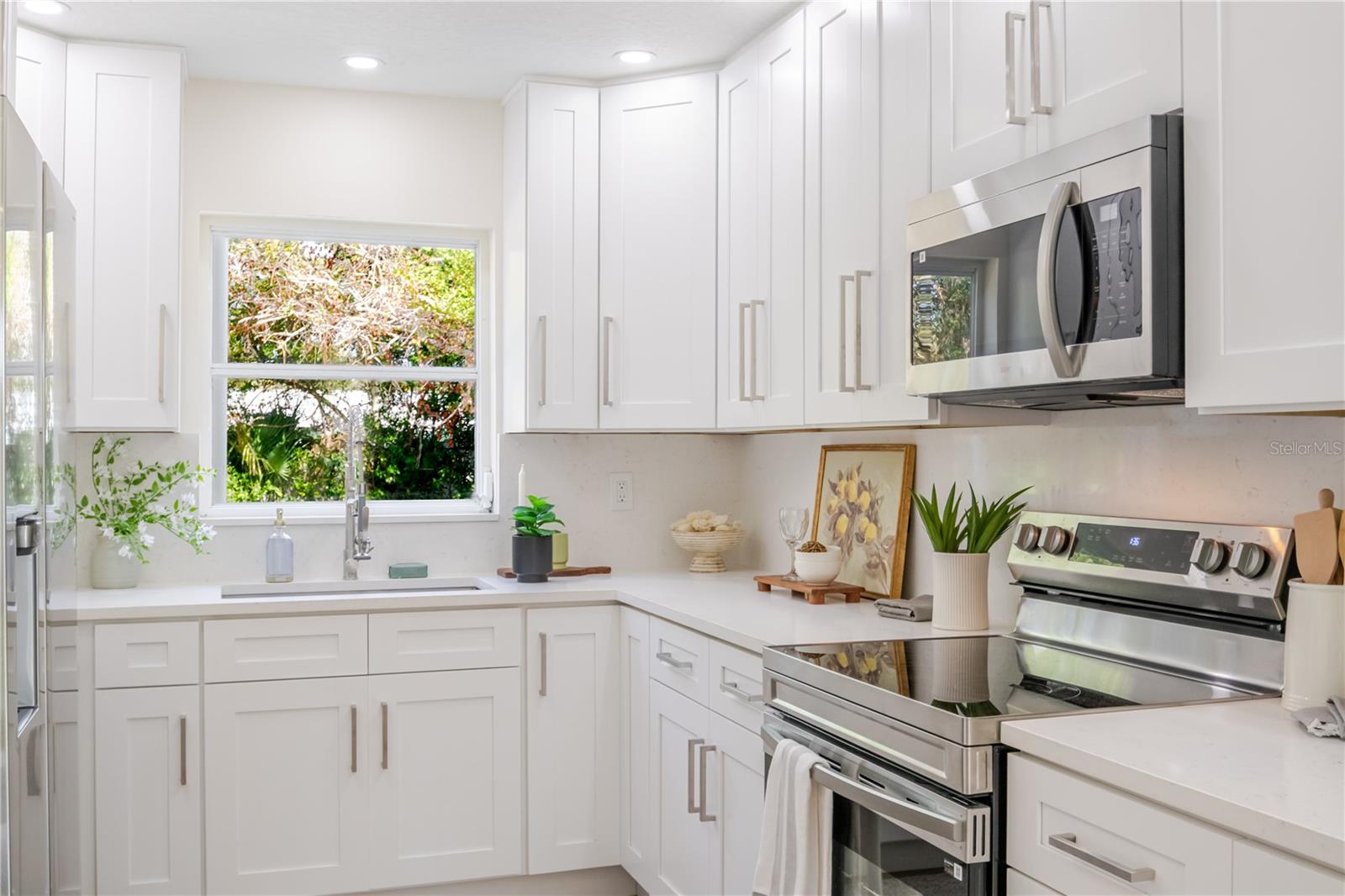 Image 12 of 46 For 2500 Miranda Way S