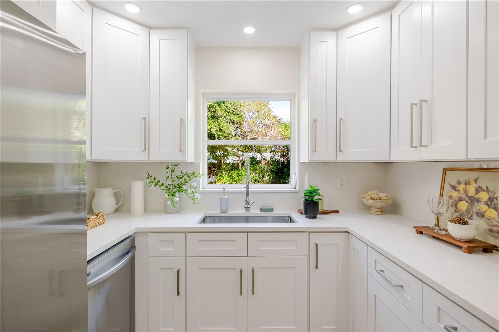 Image 14 of 46 For 2500 Miranda Way S