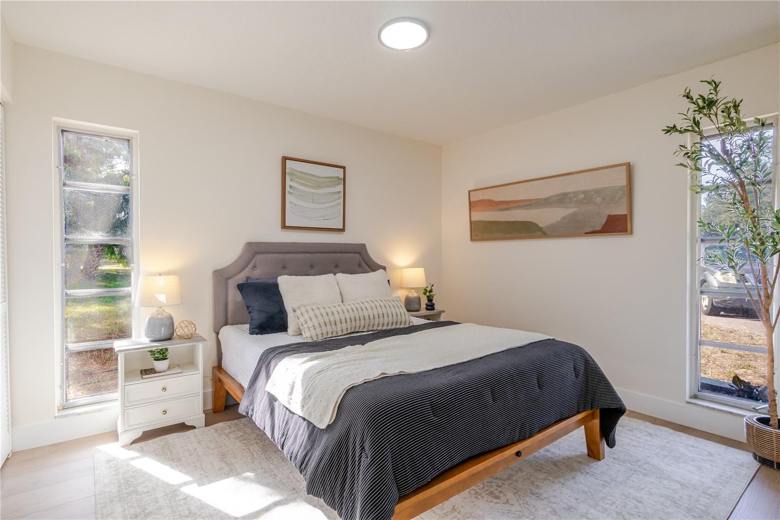 Image 26 of 46 For 2500 Miranda Way S