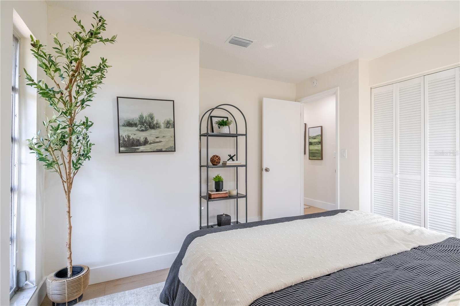 Image 27 of 46 For 2500 Miranda Way S