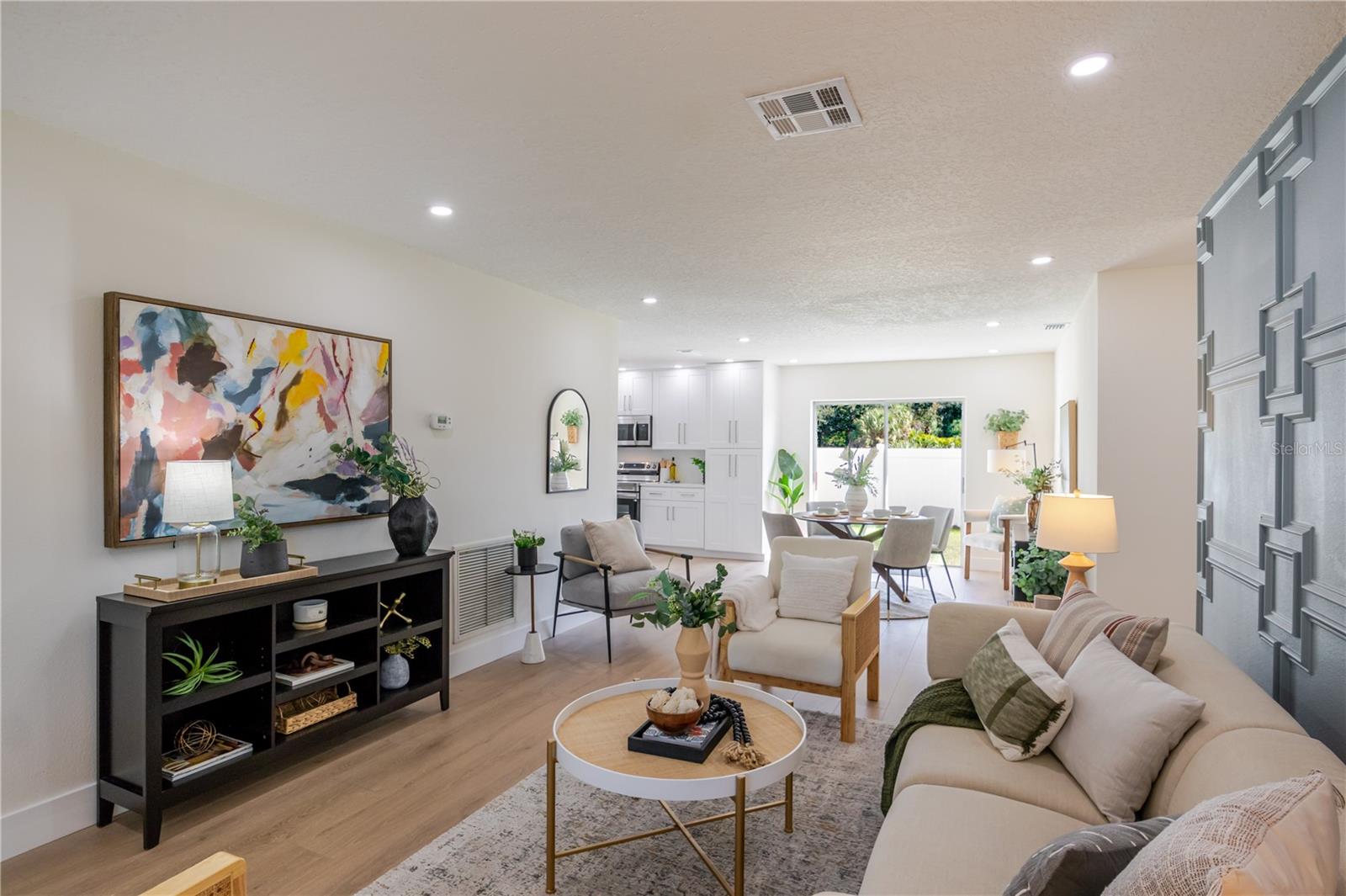 Image 4 of 46 For 2500 Miranda Way S