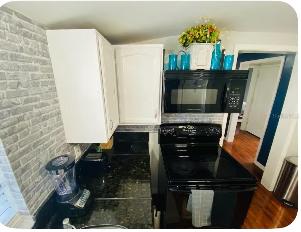 Image 14 of 28 For 2521 Lorraine St