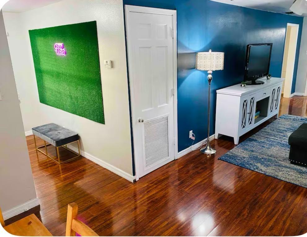 Image 9 of 28 For 2521 Lorraine St