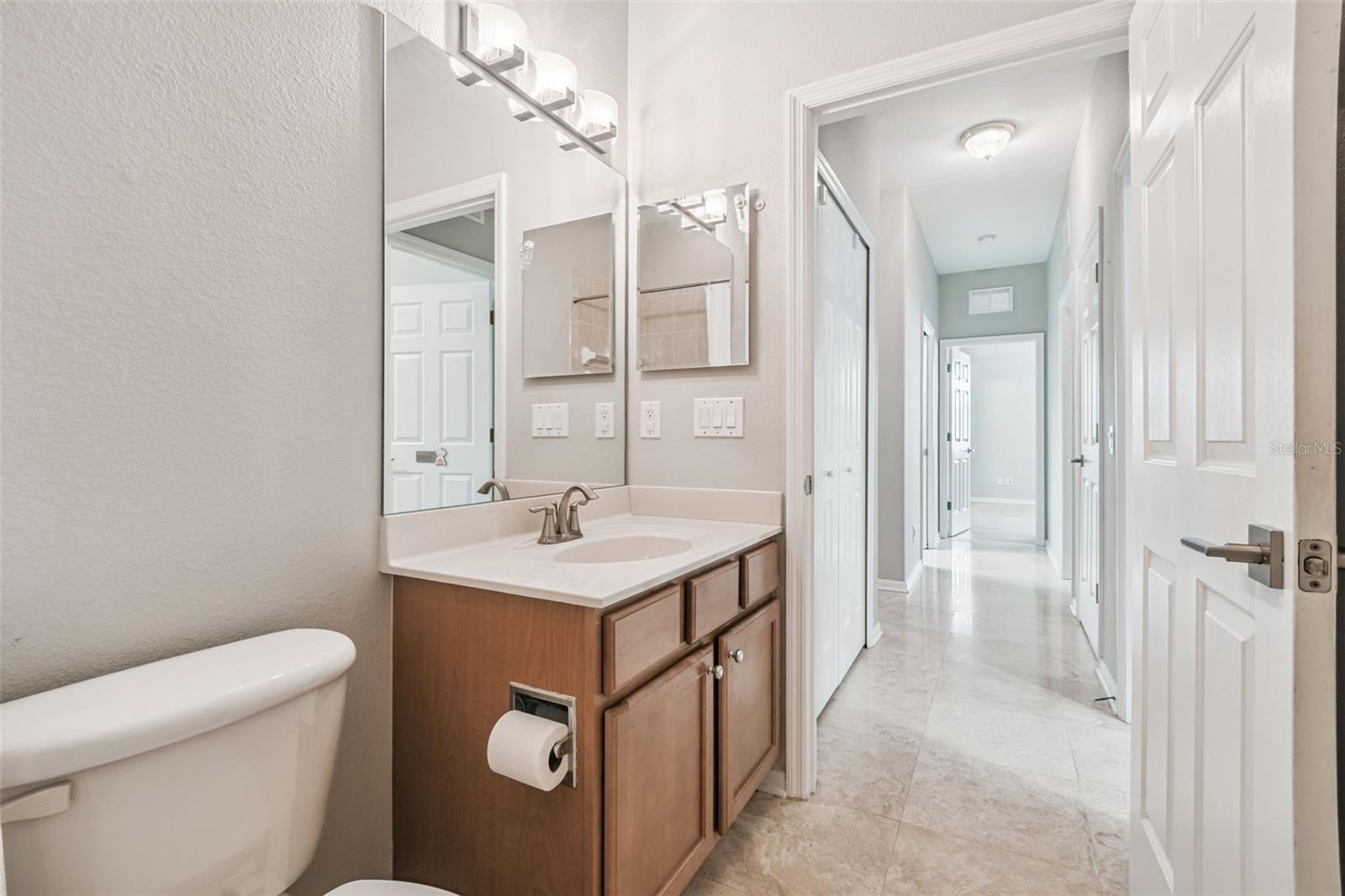 Image 22 of 97 For 16106 Rambling Road