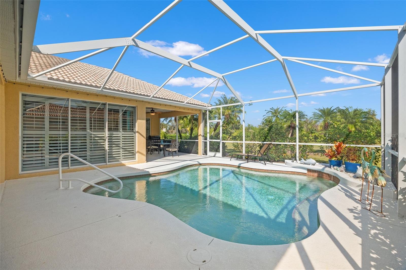 Image 43 of 52 For 6882 Tailfeather Way