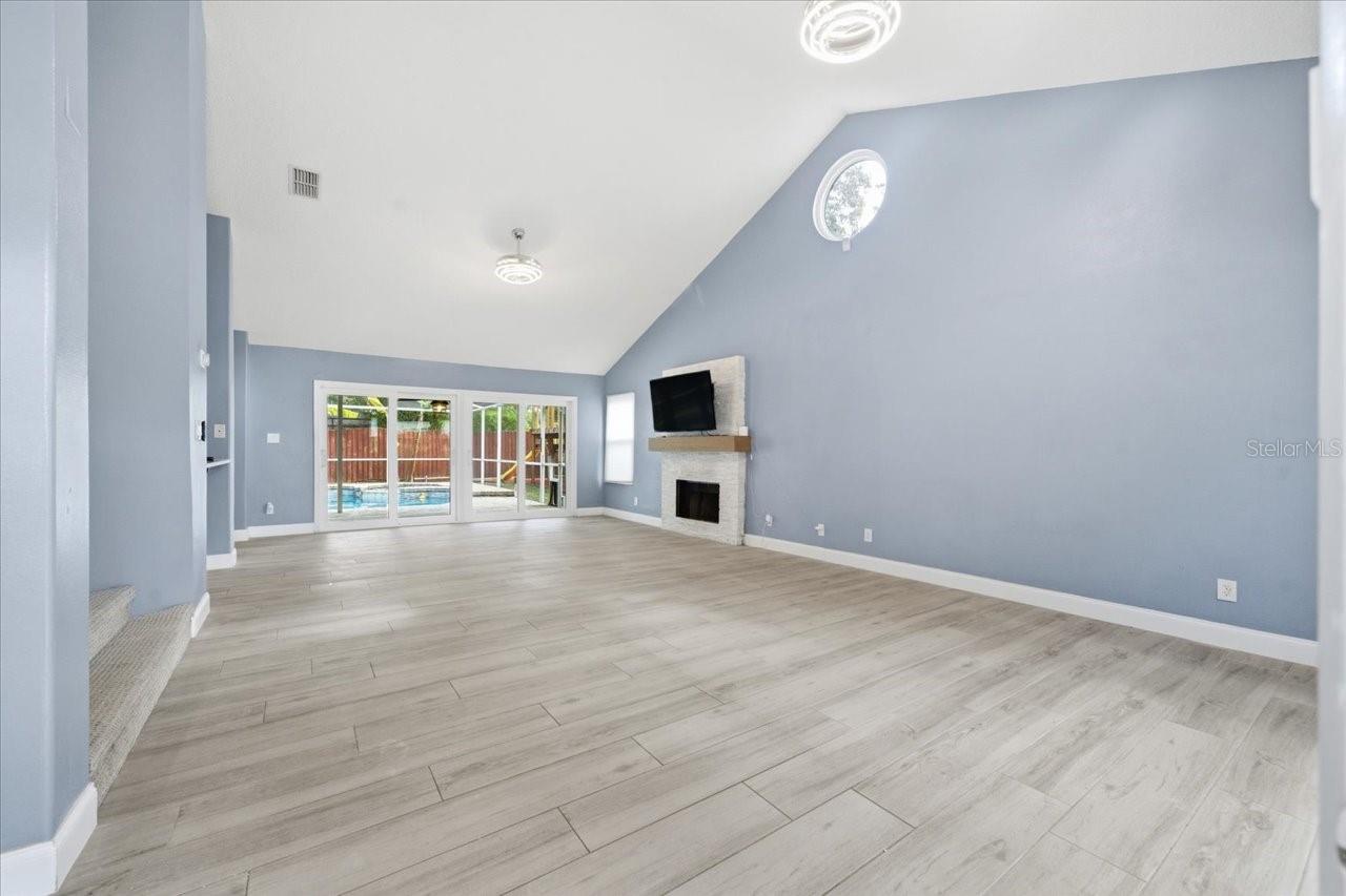 Image 11 of 54 For 14903 Barby Avenue