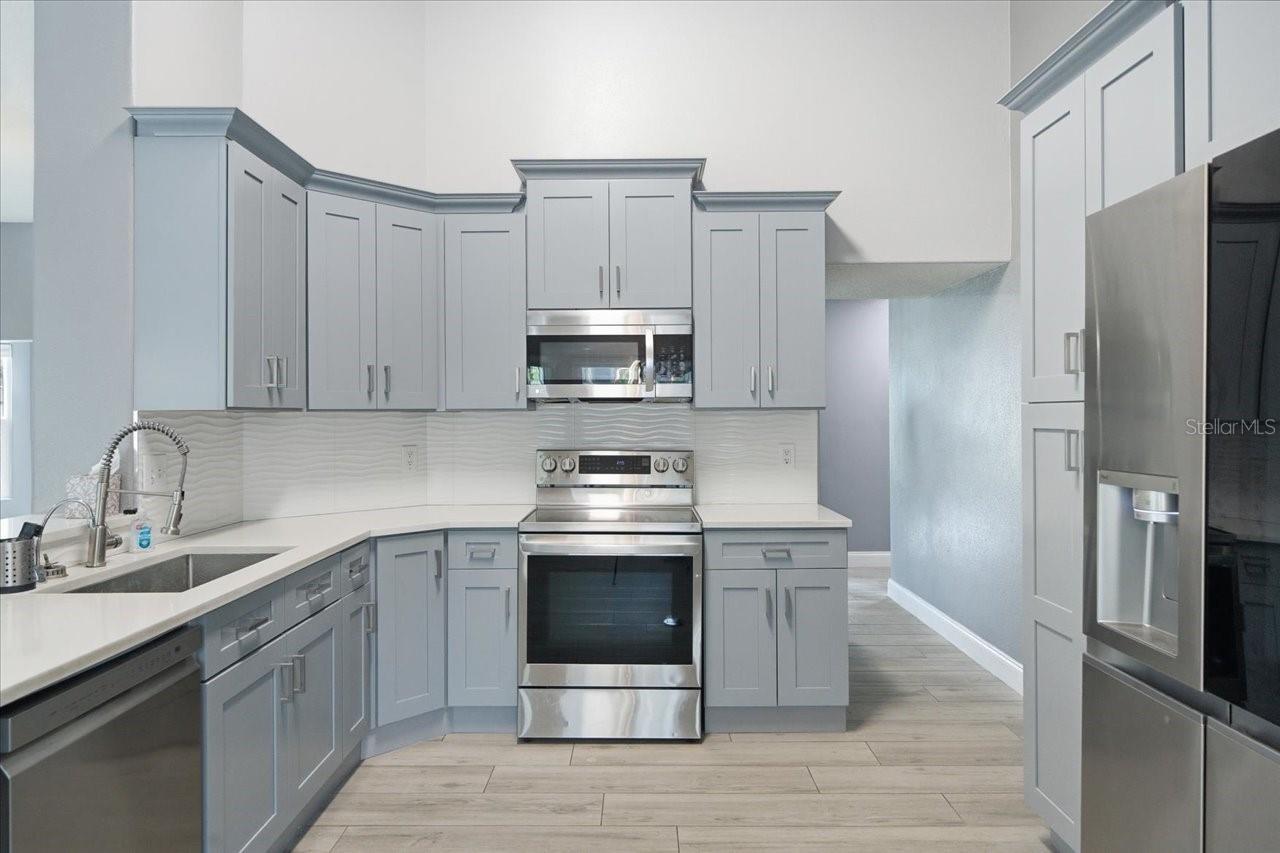 Image 18 of 54 For 14903 Barby Avenue