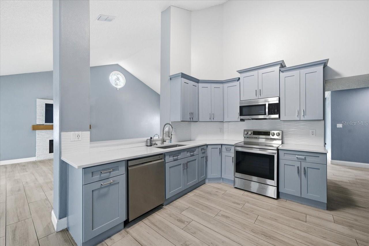 Image 22 of 54 For 14903 Barby Avenue