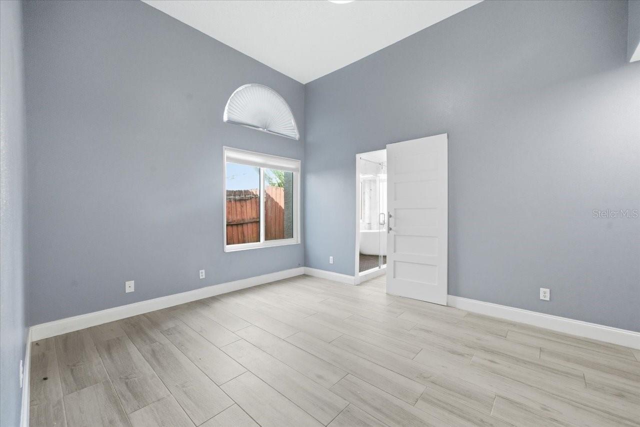 Image 30 of 54 For 14903 Barby Avenue