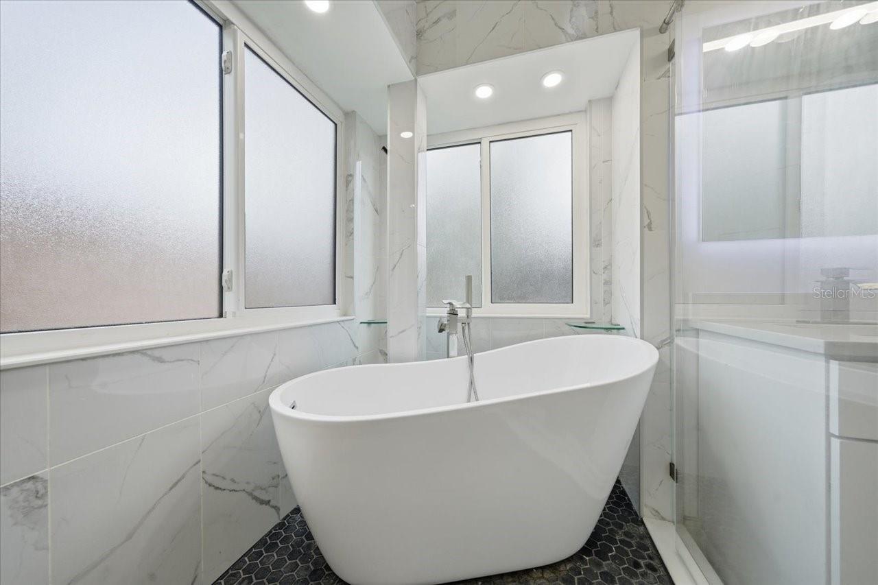 Image 34 of 54 For 14903 Barby Avenue