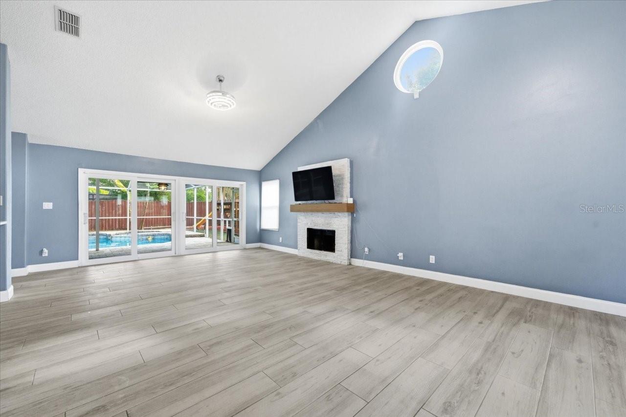 Image 9 of 54 For 14903 Barby Avenue