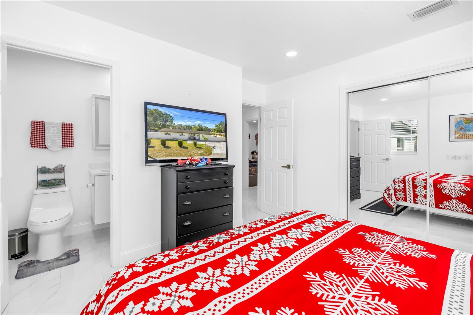 Image 18 of 62 For 13216 Forest Hills Drive