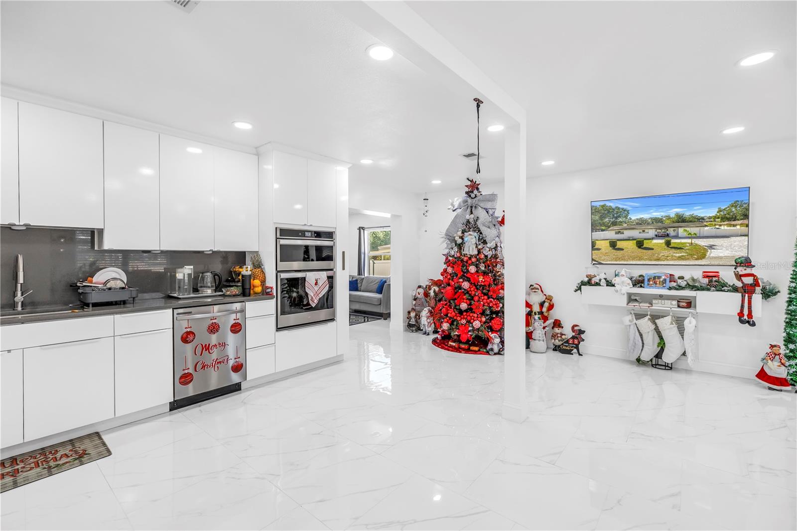 Image 6 of 62 For 13216 Forest Hills Drive