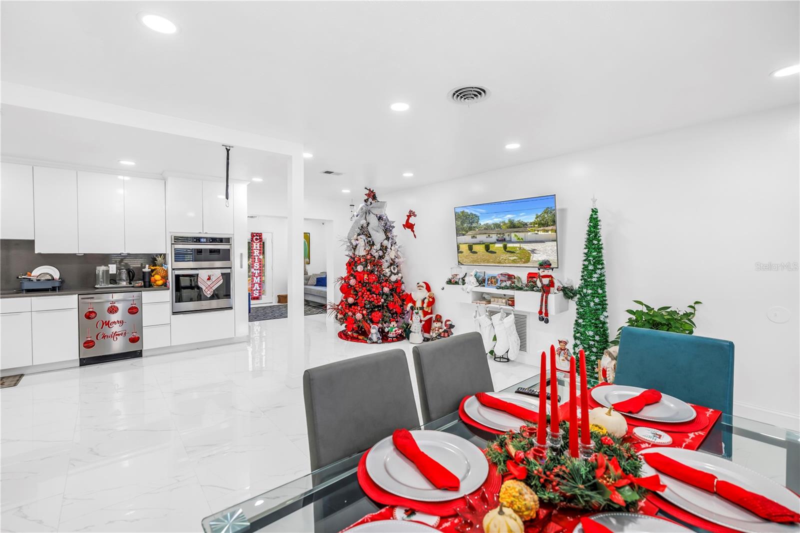 Image 7 of 62 For 13216 Forest Hills Drive