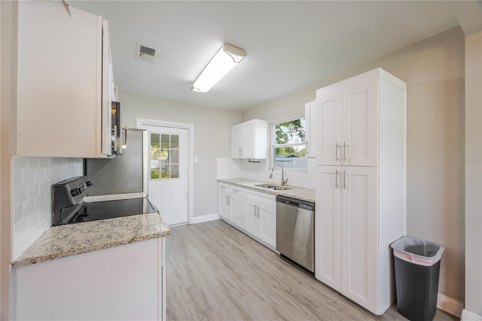 Image 5 of 12 For 736 Hull Street