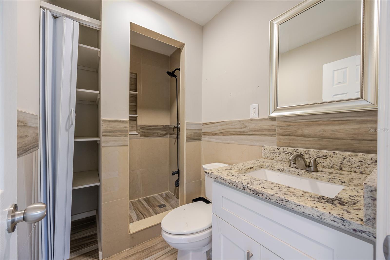 Image 7 of 12 For 736 Hull Street