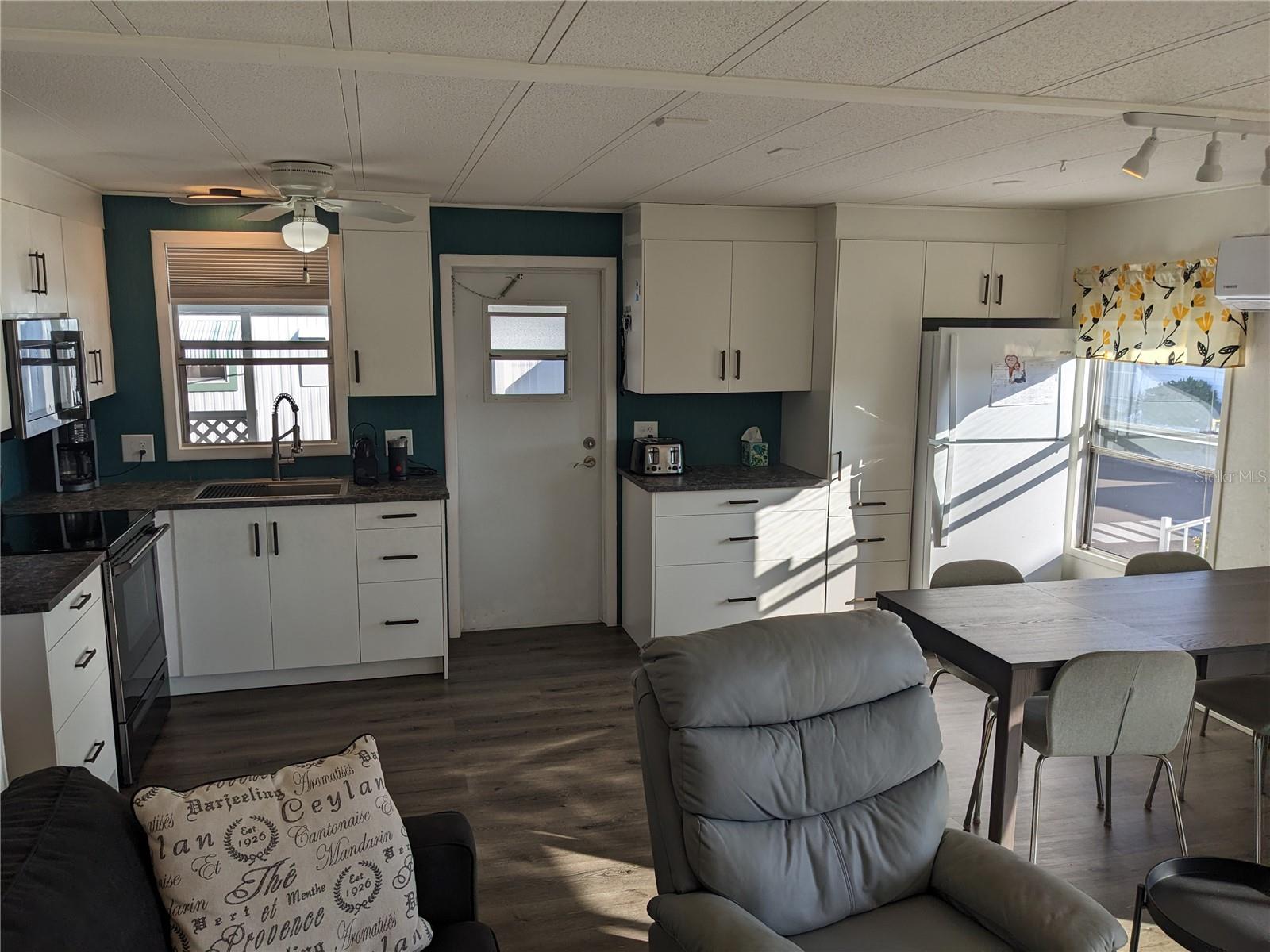 Image 6 of 16 For 800 32nd Avenue S 612