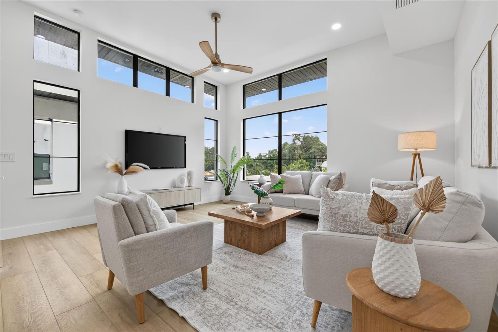 Image 29 of 59 For 4535 26th Avenue S