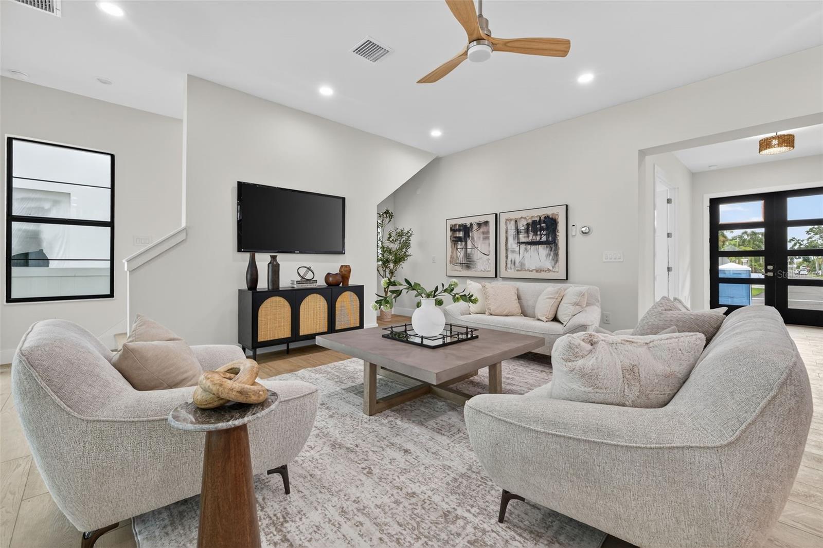 Image 3 of 59 For 4535 26th Avenue S