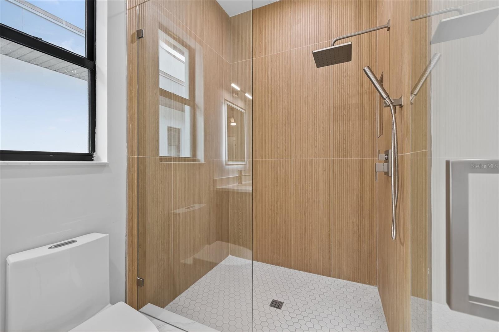 Image 35 of 59 For 4535 26th Avenue S