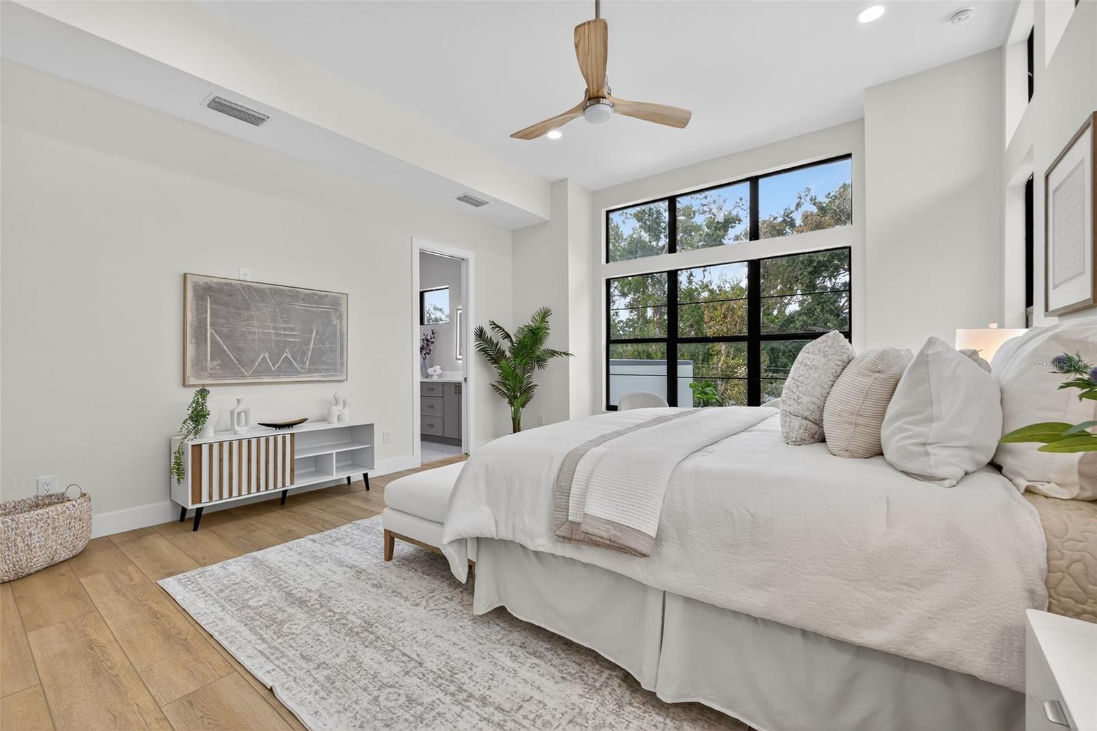 Image 37 of 59 For 4535 26th Avenue S