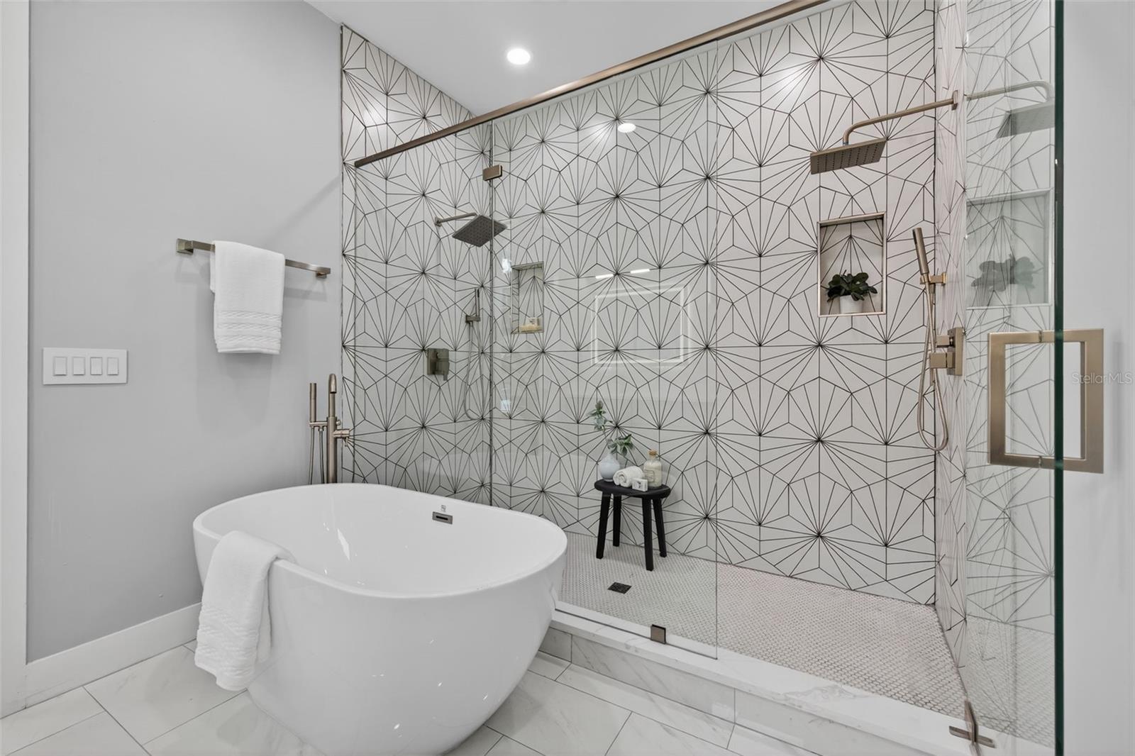 Image 42 of 59 For 4535 26th Avenue S