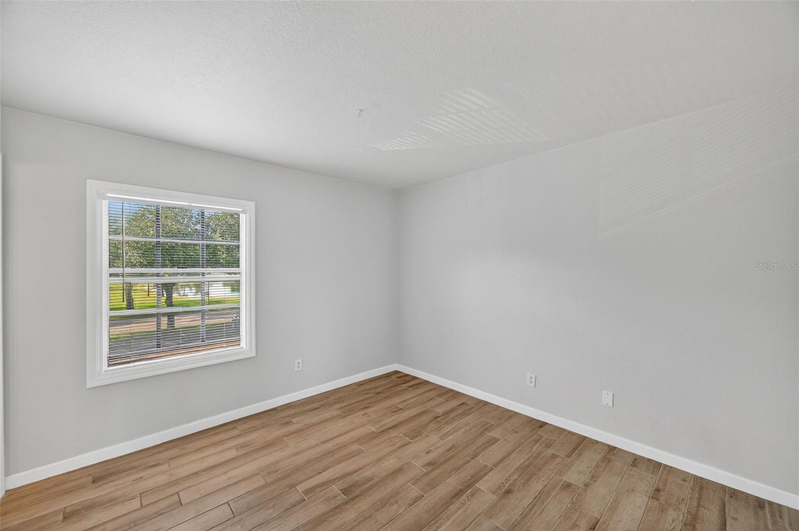 Image 16 of 35 For 4872 Beach Drive Se D