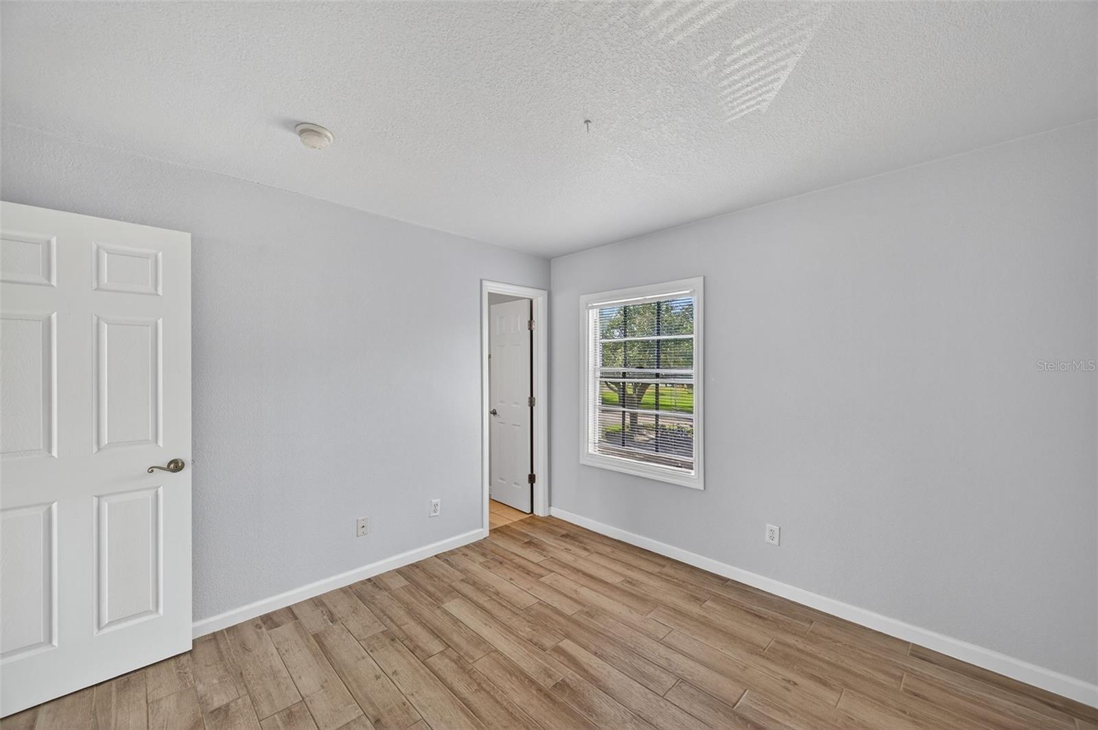 Image 17 of 35 For 4872 Beach Drive Se D