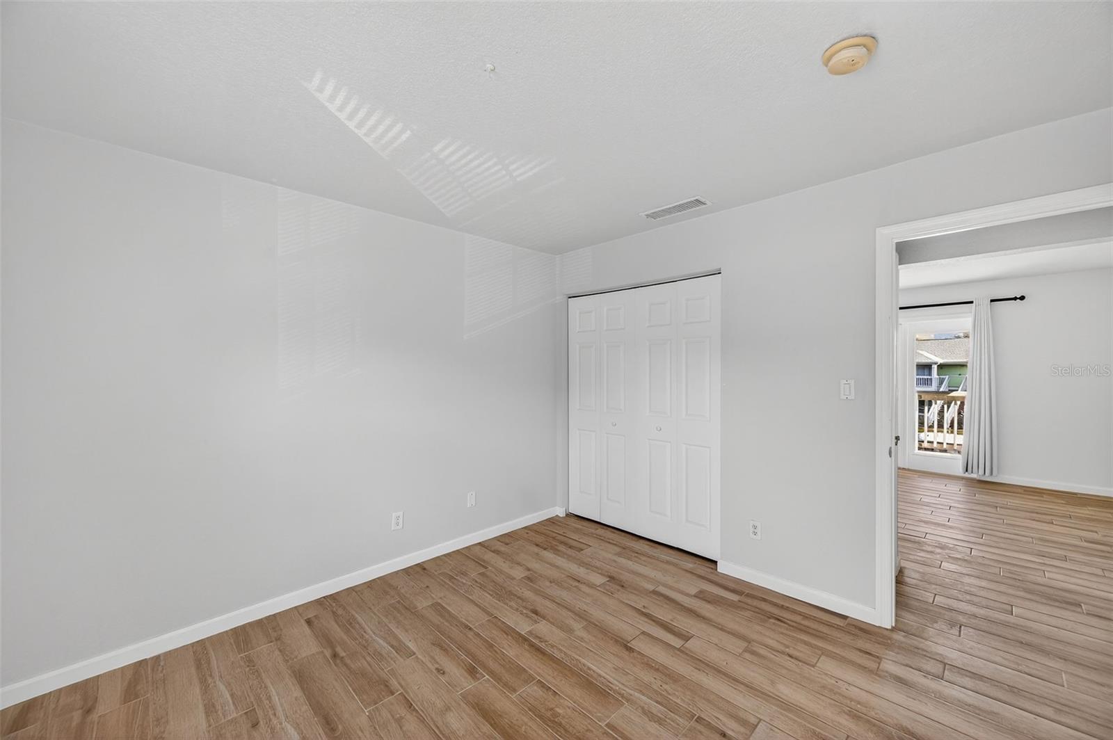 Image 19 of 35 For 4872 Beach Drive Se D