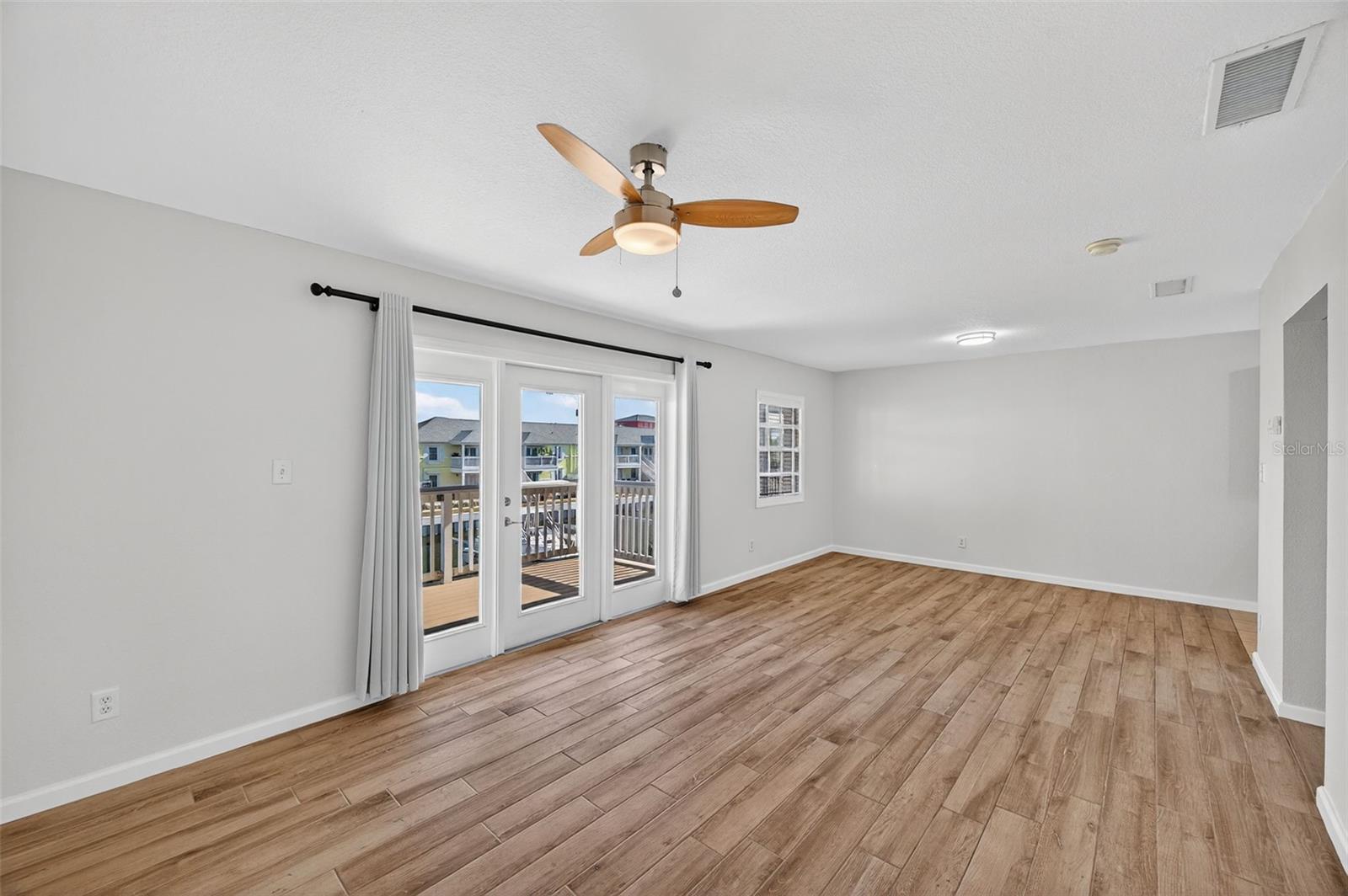 Image 2 of 35 For 4872 Beach Drive Se D