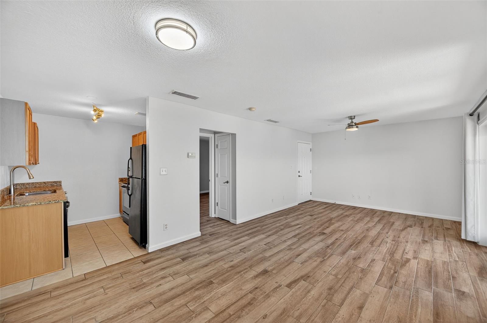 Image 8 of 35 For 4872 Beach Drive Se D