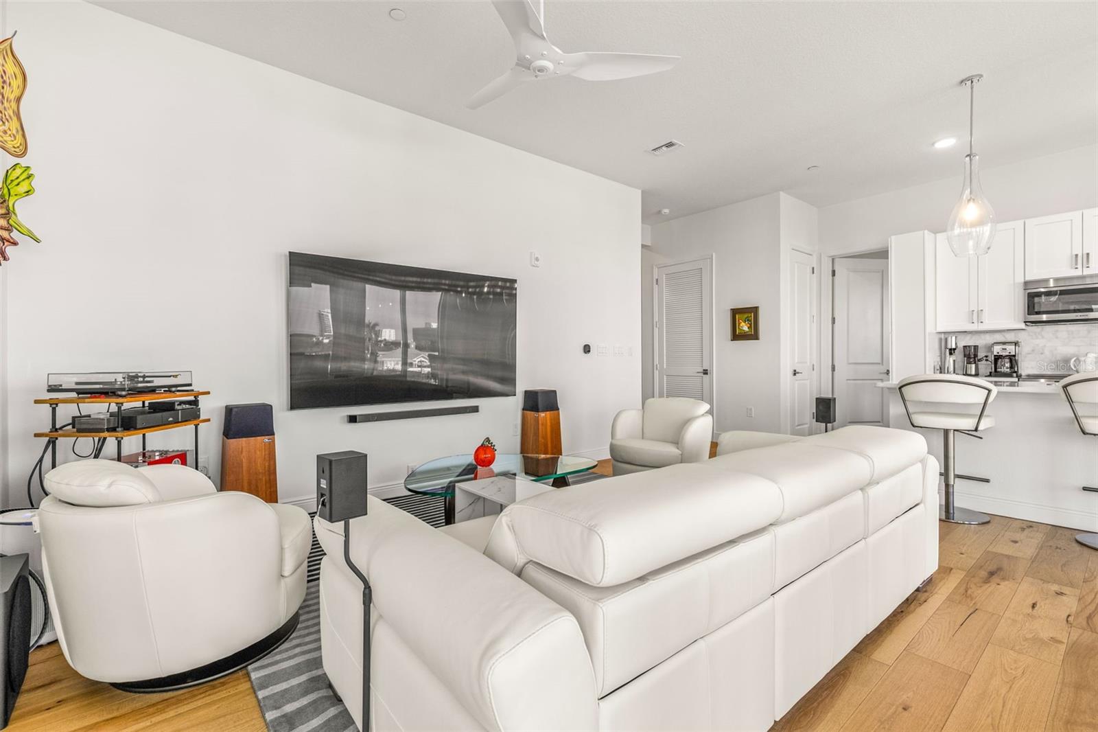 Image 12 of 52 For 600 3rd Avenue S 510