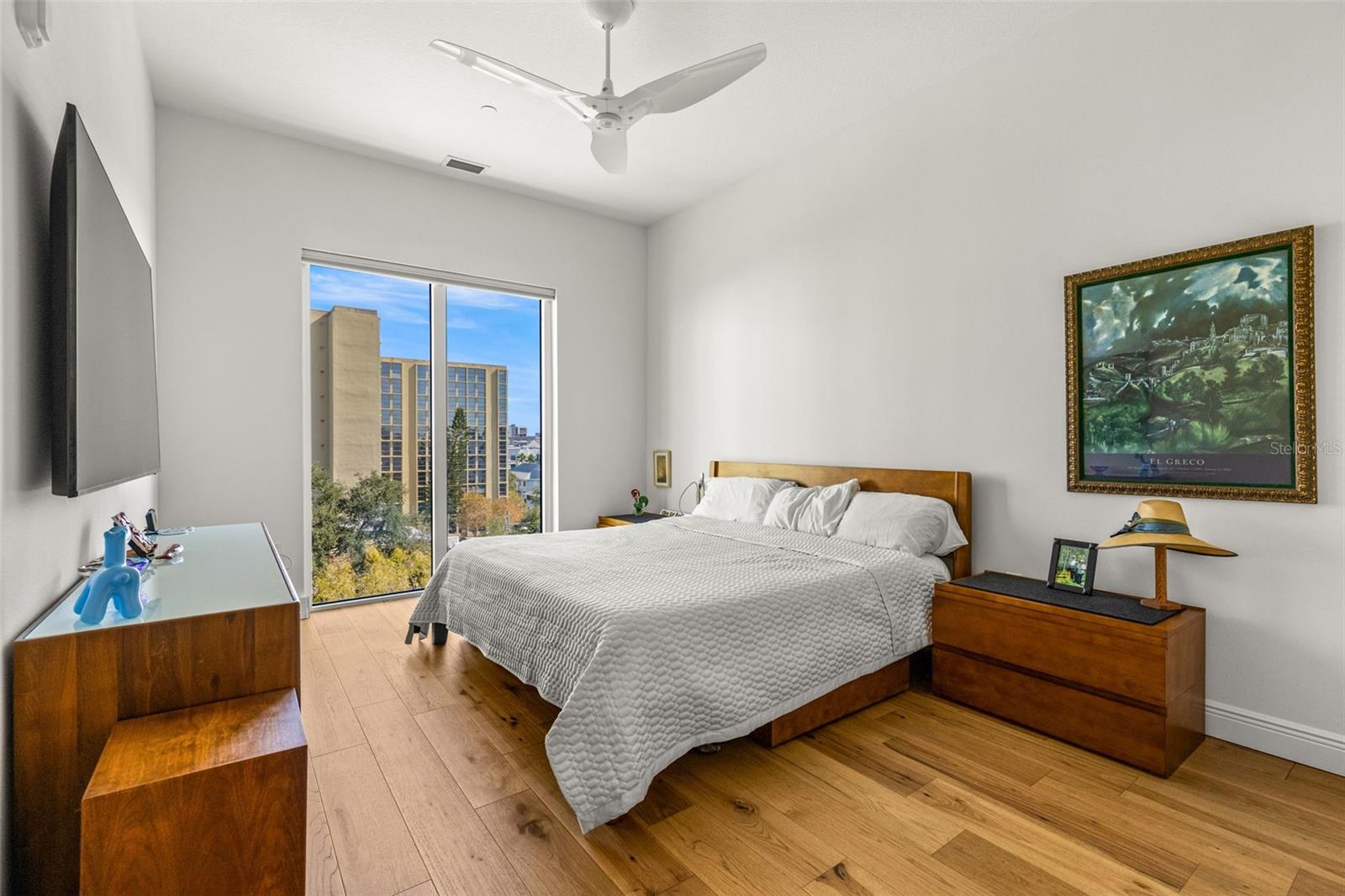 Image 16 of 52 For 600 3rd Avenue S 510