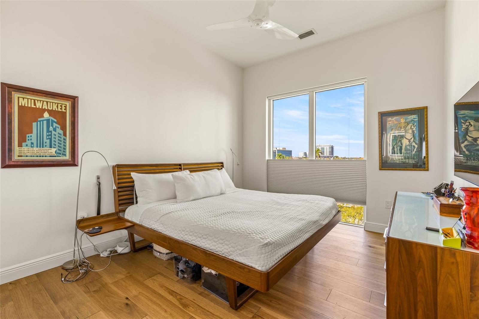 Image 25 of 52 For 600 3rd Avenue S 510