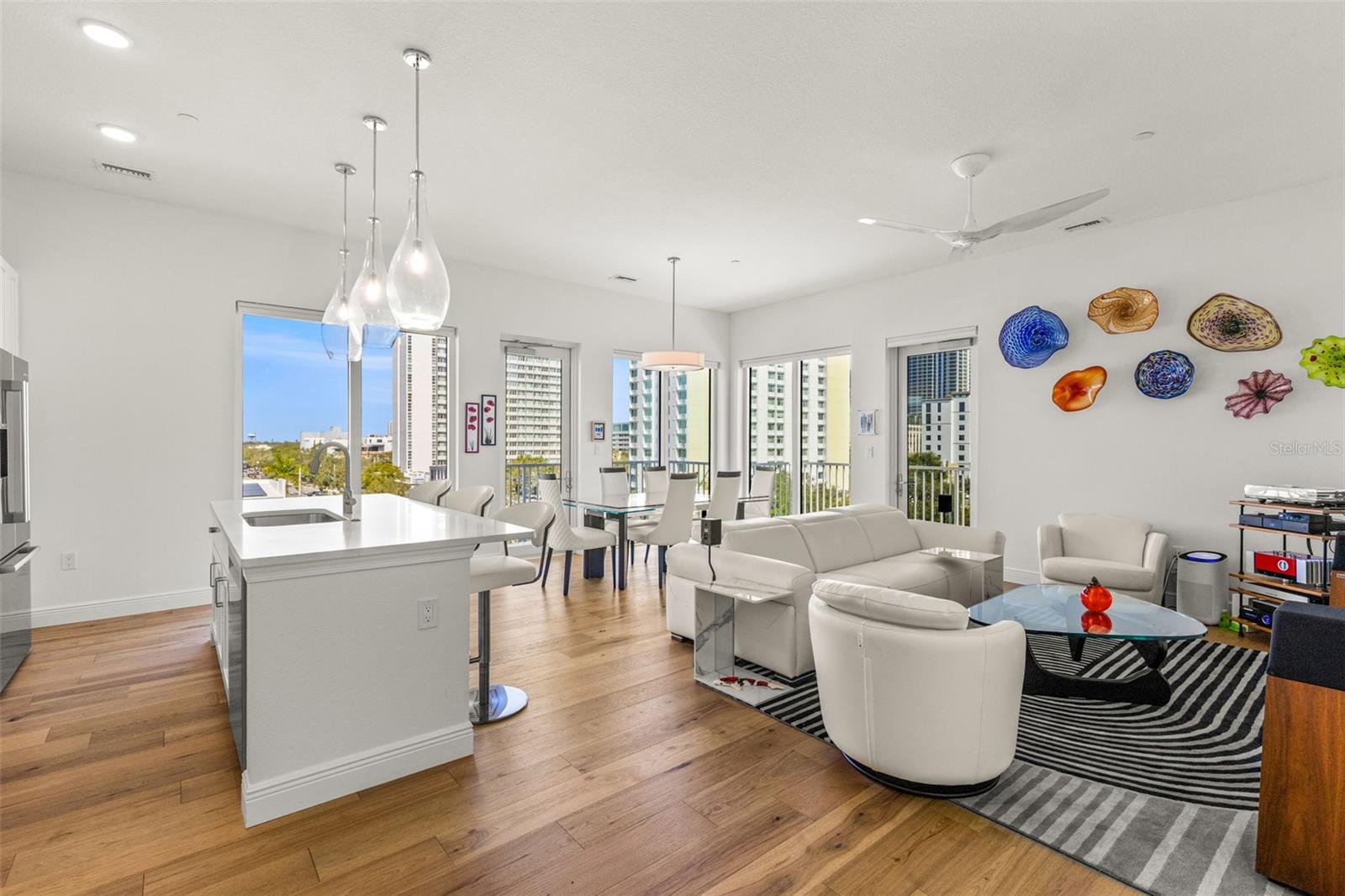 Image 3 of 52 For 600 3rd Avenue S 510