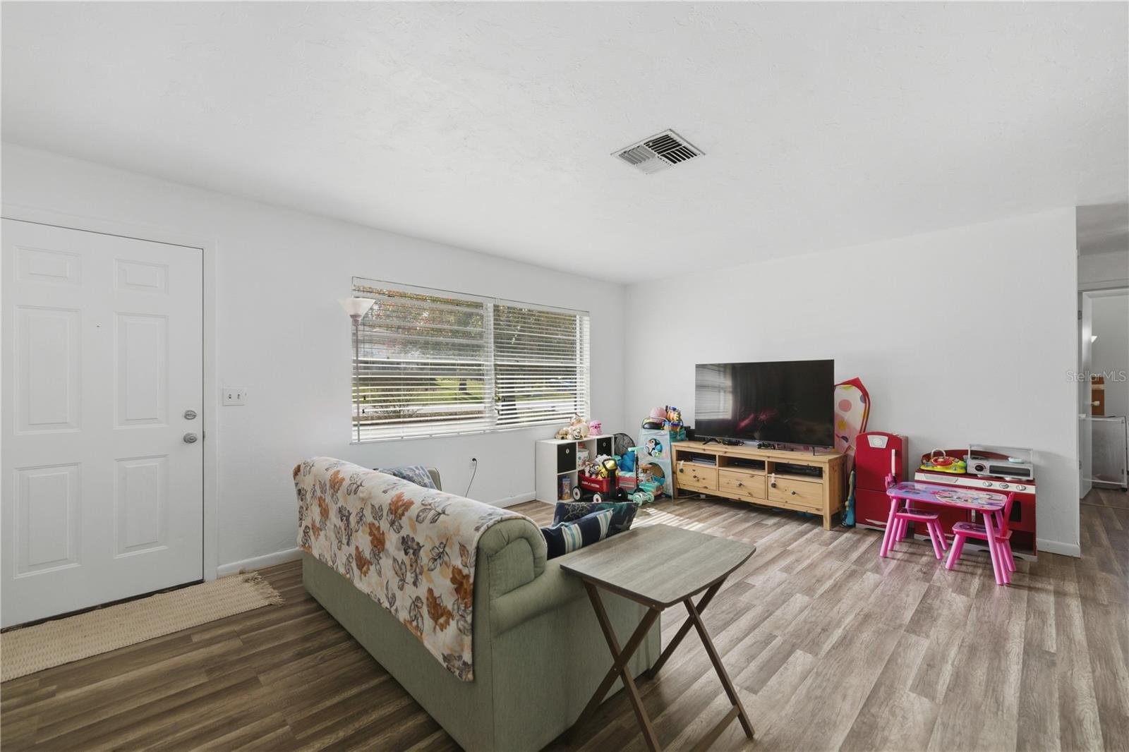 Image 11 of 23 For 155 Sugarmaple Lane