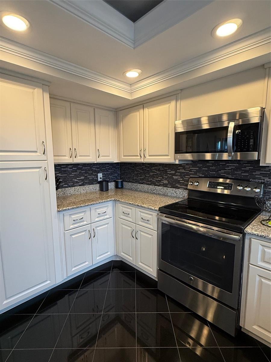 Image 15 of 64 For 7 Elgin Place 202