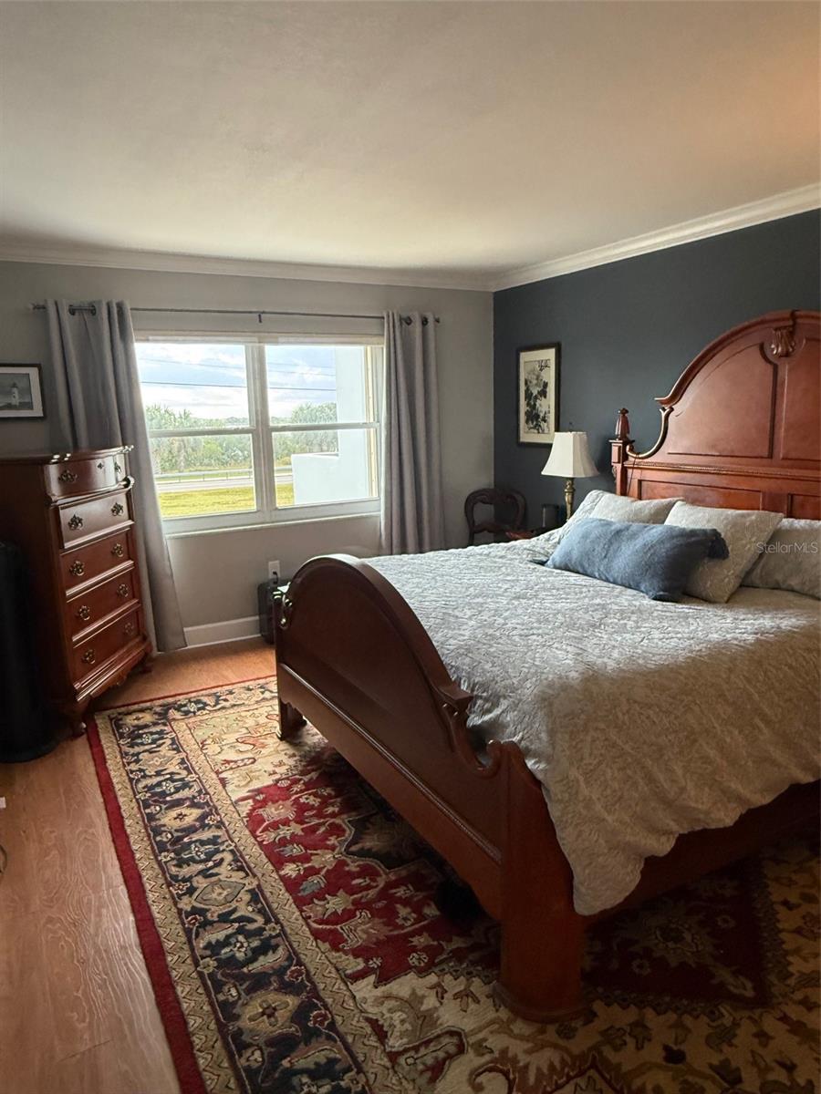 Image 16 of 64 For 7 Elgin Place 202