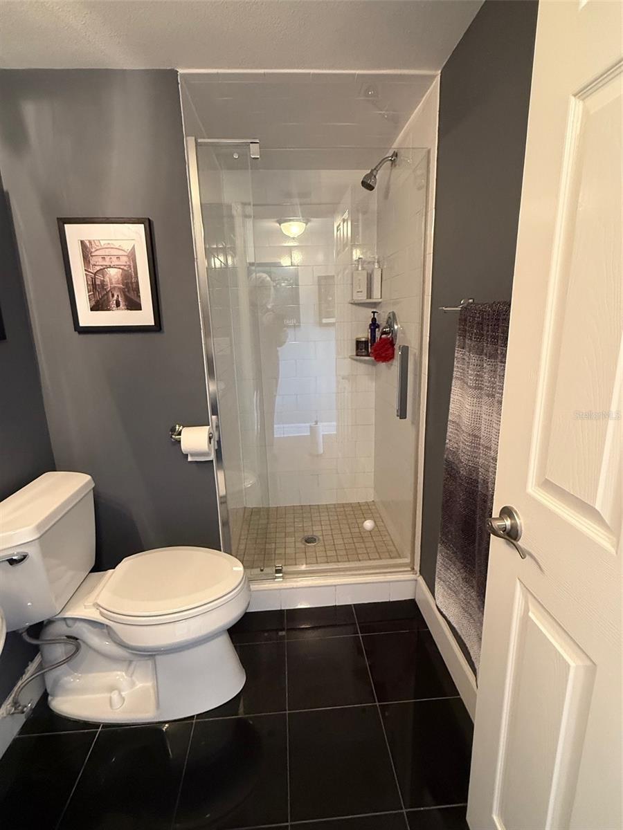 Image 24 of 64 For 7 Elgin Place 202