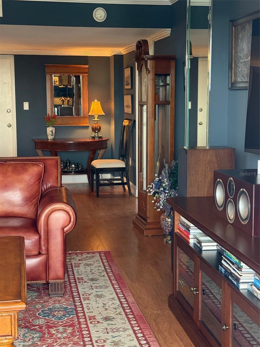 Image 3 of 64 For 7 Elgin Place 202