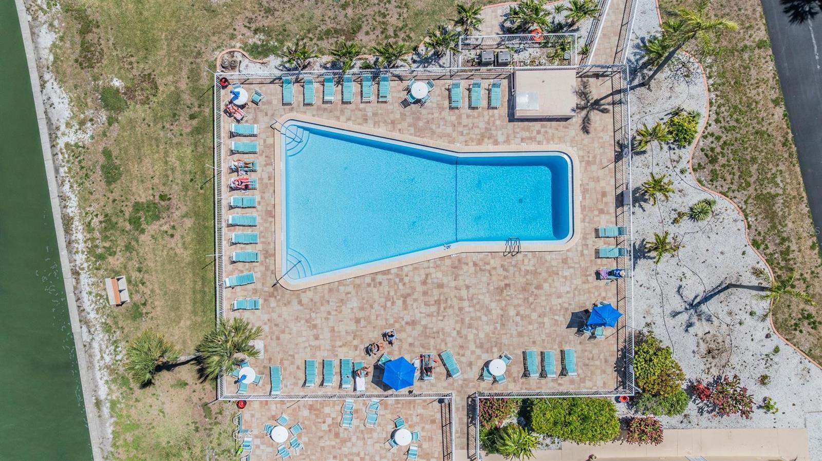 Image 42 of 64 For 7 Elgin Place 202