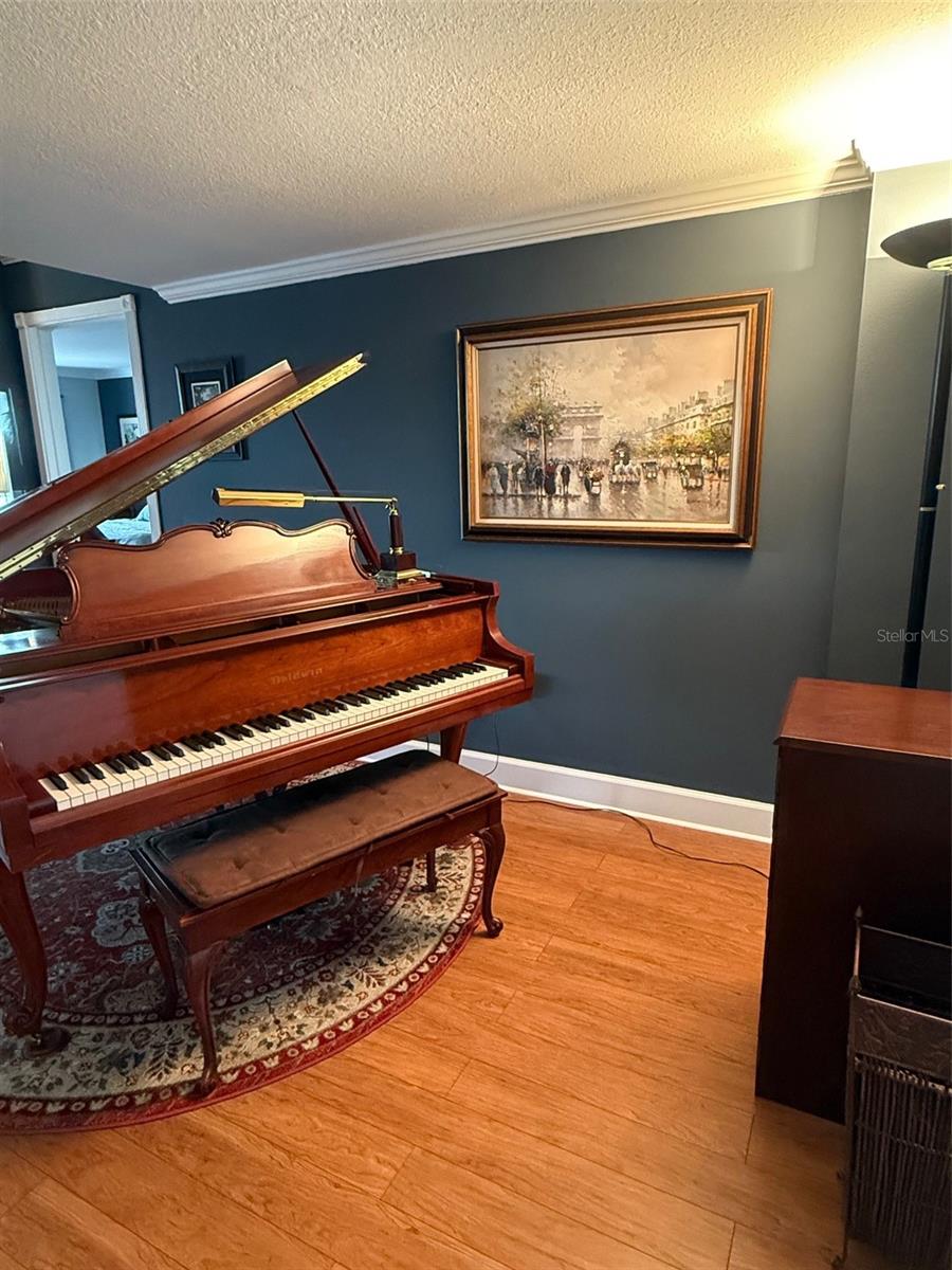 Image 8 of 64 For 7 Elgin Place 202