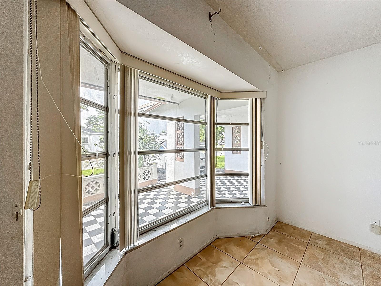 Image 18 of 55 For 5139 43rd Court