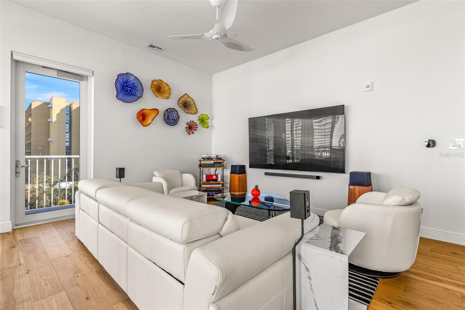 Image 11 of 52 For 600 3rd Avenue S 510