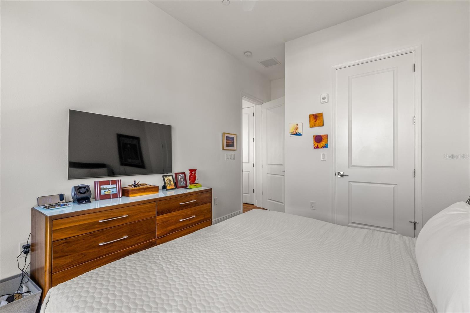 Image 27 of 52 For 600 3rd Avenue S 510